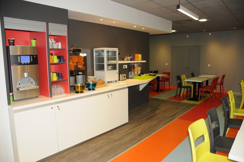 Hotel Ibis Styles Chambery Centre Gare Exterior foto