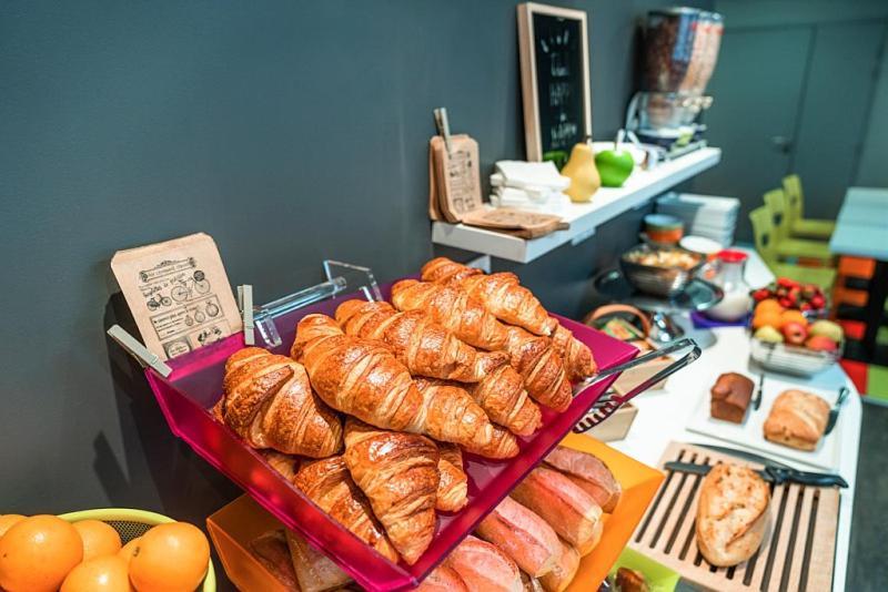 Hotel Ibis Styles Chambery Centre Gare Exterior foto